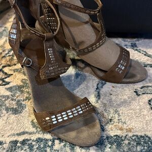 Colleen Cordero Brown Strappy Sandals with metallic accents